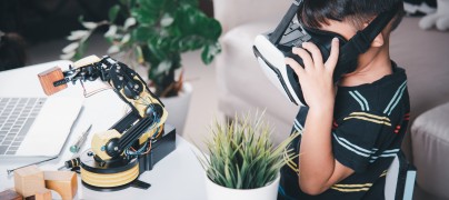 Virtual Reality and Augmented Reality In Immersive Learning